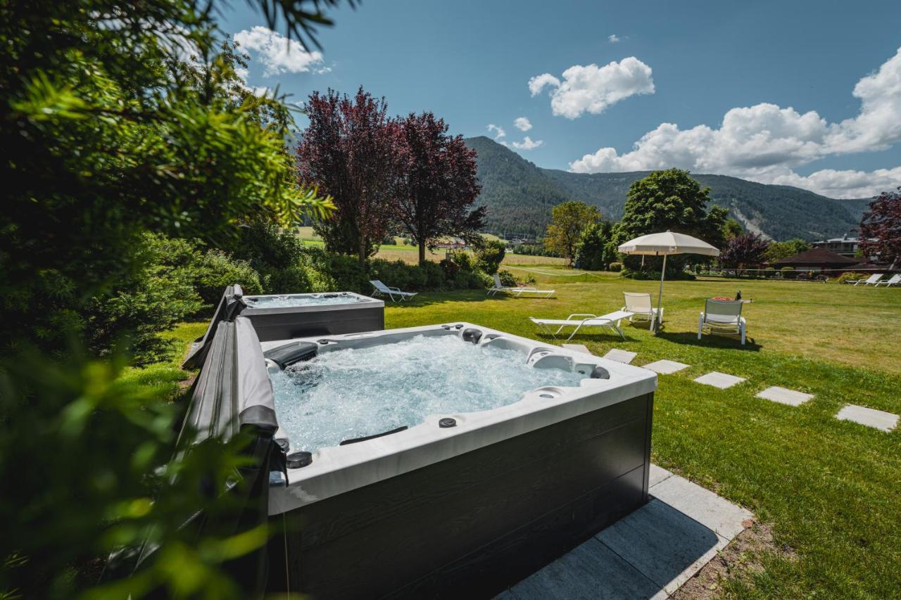 Schoenblick - Sport & Active Hotel Brunico Luaran gambar