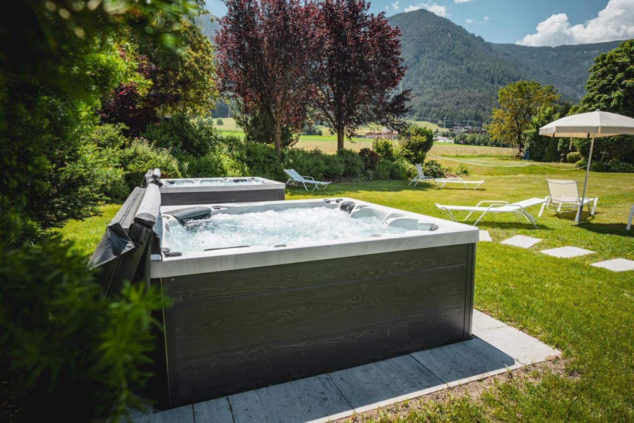 Schoenblick - Sport & Active Hotel Brunico Luaran gambar